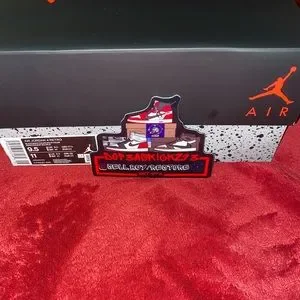 JORDAN 4s Crimson aka Thunder SiZE 9.5 Man/ Woman SIZE 11 Jordan | Shoes | Jordan 4s Crimson Aka Thunder Size 95 Man  main image 2